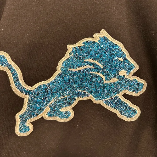 Detroit LionsNFL Black Sweatshirt with sequin sparkle Blue Lion Logo! Size XXL - Image 2