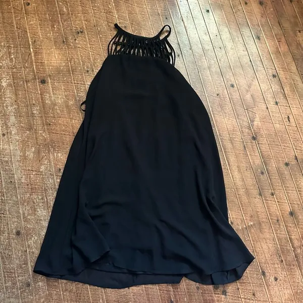 Lulu’s Tell Me chic minimalist sleeveless little black dress - Image 2