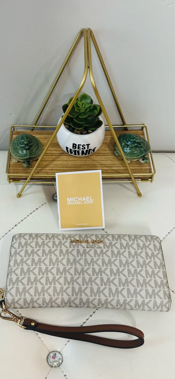 Michael Kors Wallet - Image 6