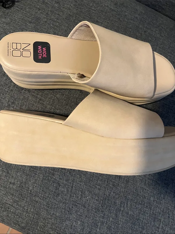 No Boundaries Beige Wide Slide Mules - Image 3