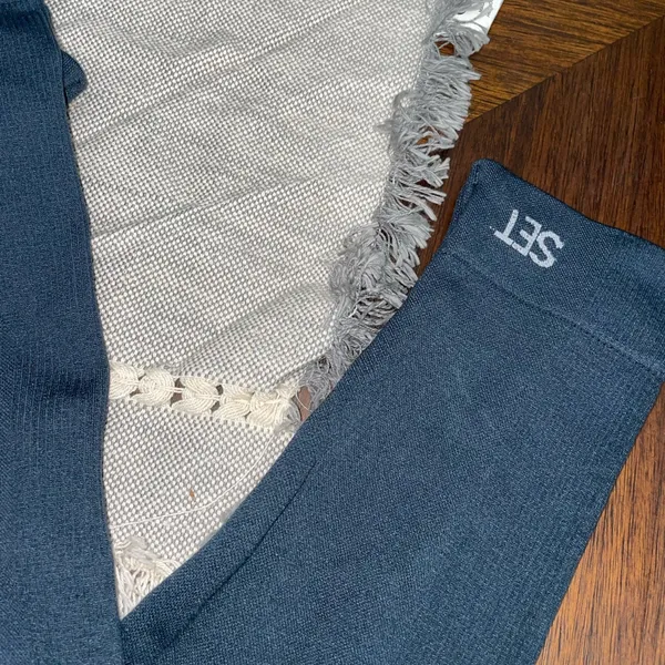 Woman’s size small SET active leggings - Image 2
