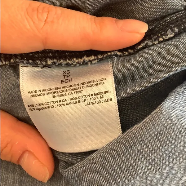 Old Navy Chambray Denim Romper Button Front XS - Image 6