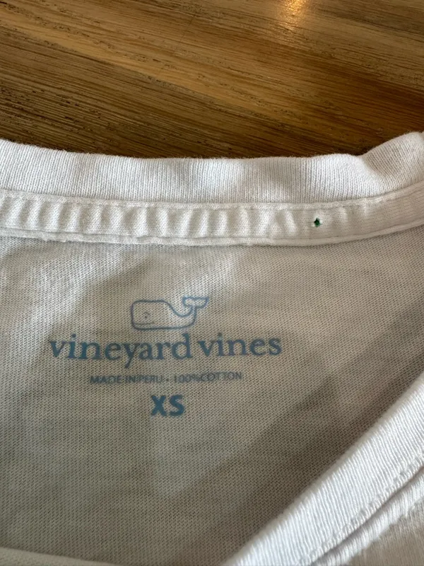 Vineyard Vines Women's White Kansas City Chiefs Helmet Long Sleeve T-shirt XS - Image 3