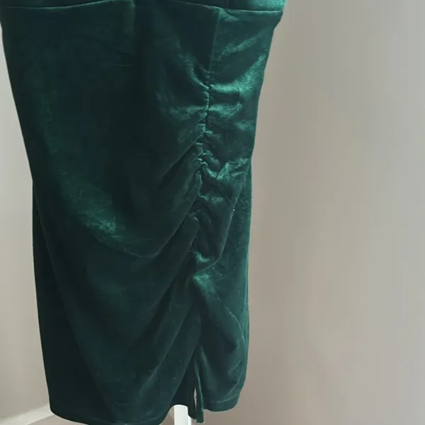 Emerald Sundae Green Velvet Body-con Mini Dress Size Medium - Image 4