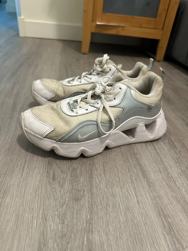 Nike Shoes Women’s - Image 3