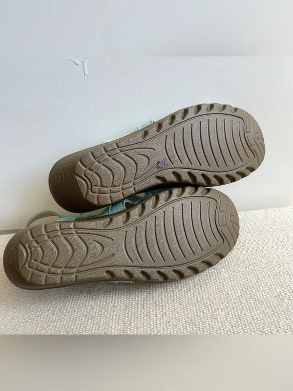 Skechers Suede Wedge Sandals Memory Foam Mint 7.5 Parallel Stylin - Image 5