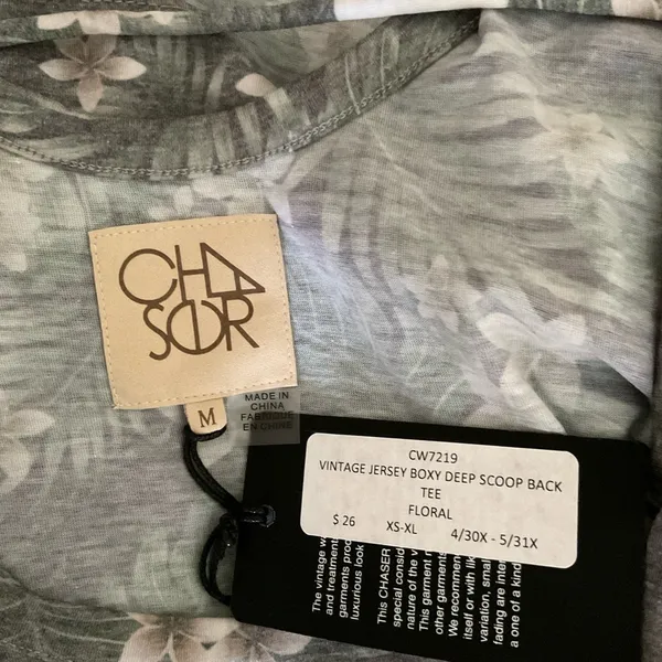 Chaser Vintage Jersey Boxy Deep Scoop Back‎ Tee Size Medium Floral - Image 2