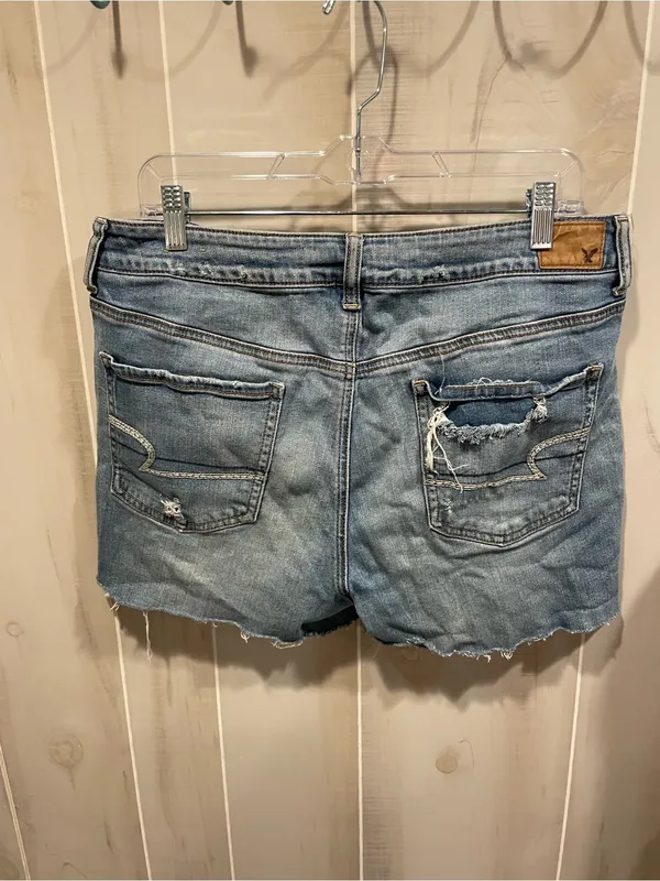 Cute American Eagle thrashed broken in jean shorts button fly 4” inseam - Image 4