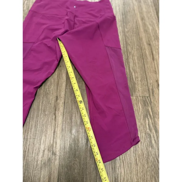 Women's LULULEMON Size 12 Magenta Hot To Street Crop Legging‎ - Image 6