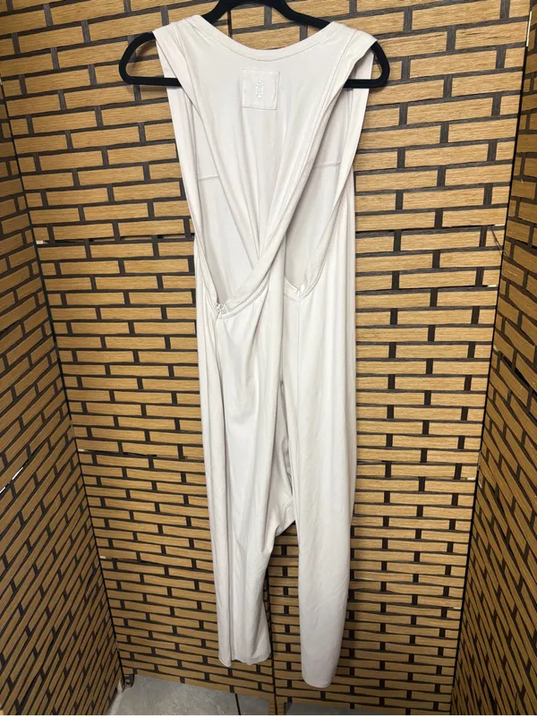 Free people movement tan Hot shot twisted onesie size medium - Image 2