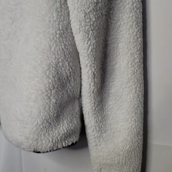 PINK - Victoria's Secret Limited Edition white teddy zip up no hood jacket sz Medium - Image 4