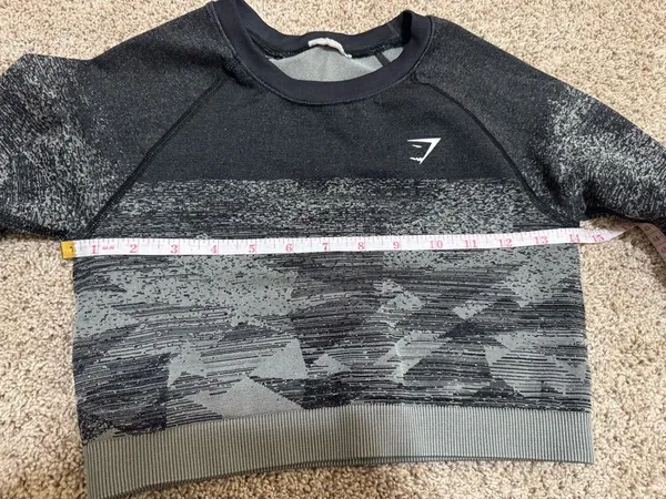 Gymshark Adapt Ombre Seamless Long Sleeve Crop Top size XS - Image 5
