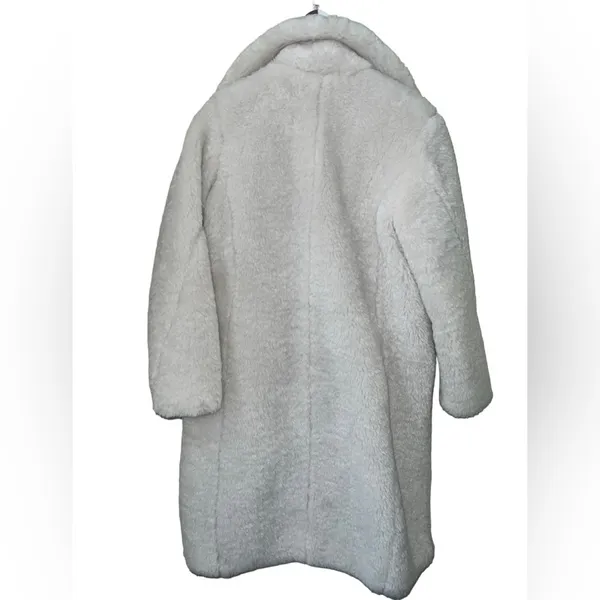 Faux fur coat from lulus. - Image 7