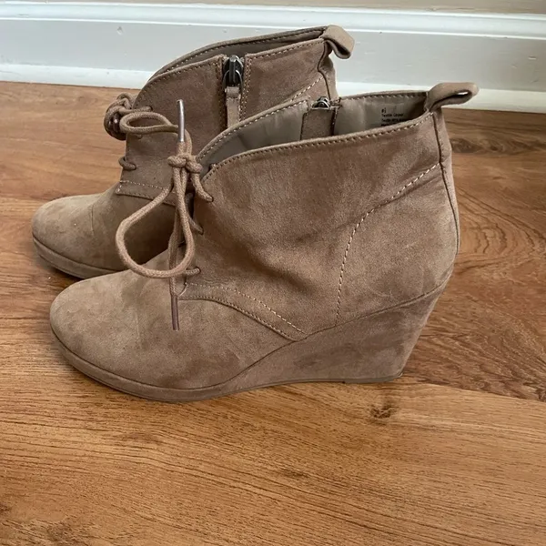 DV Dolce Vita wedge heel ankle booties‎ - Image 14