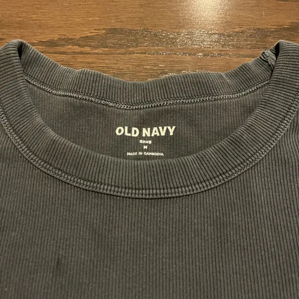 Old Navy Women's Charcoal Short Sleeve Tee - Image 2