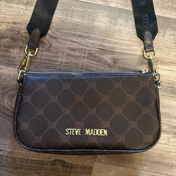Steve Madden Adjustable Crossbody/ Shoulder Bag - Image 2