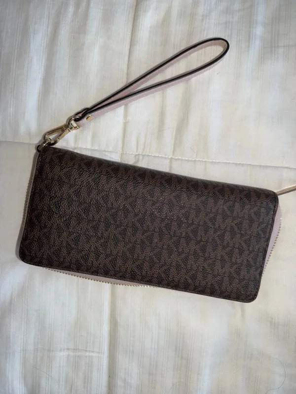 Michael Kors Wallet - Image 4
