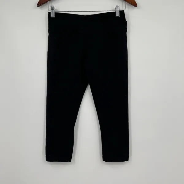 Lululemon black basic cropped leggings pants athleisure gym neutral chic size 6 - Image 8