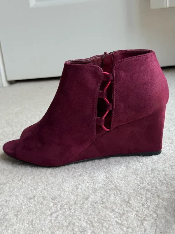 Burgundy, suede, journeys end wedge shoes - Image 8