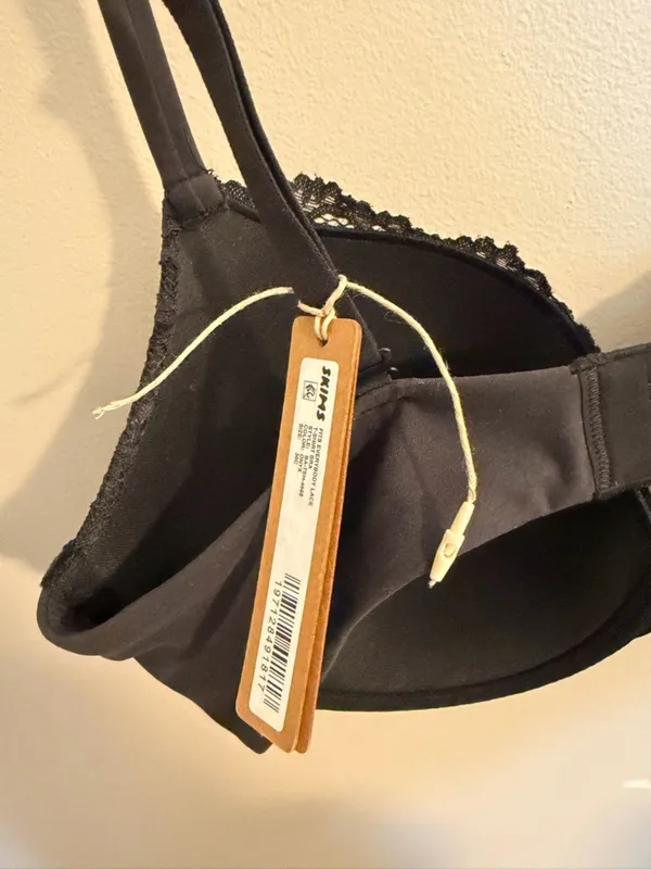 Skims Fits Everybody Lace T-Shirt Bra - 36C - Image 8