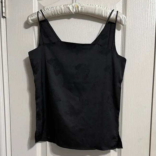 💖‎ NWOT Black Boutique V Neck Satin Cami Butterfly Print Tank Top - Image 3