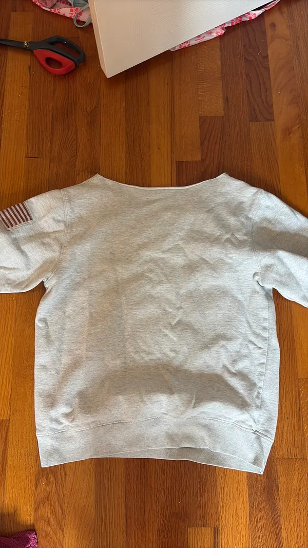 Brandy Melville Newport Crewneck - Image 5