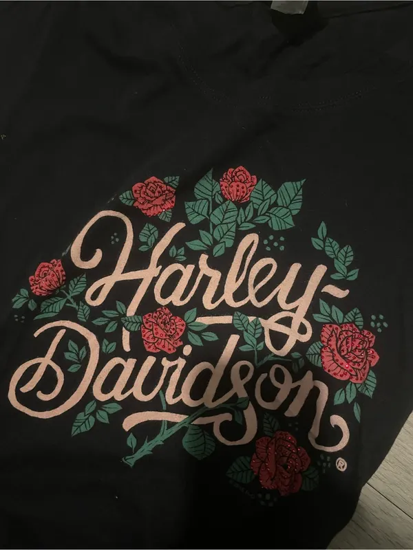Harley-Davidson Black Tee with Red Rose Graphic - Image 4