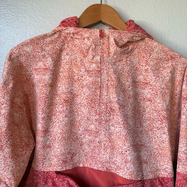 Outdoor Voices RecTreck Anorak Jacket size small - Image 9
