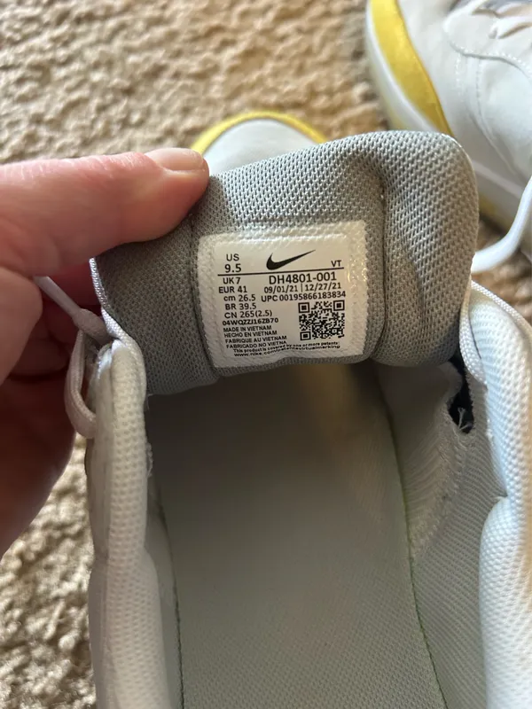 Nike Shoes - Image 4