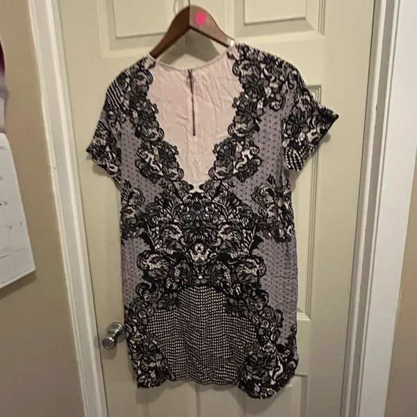 Express Black and pink Lace Pattern short sleeve mini dress - size medium - Image 9