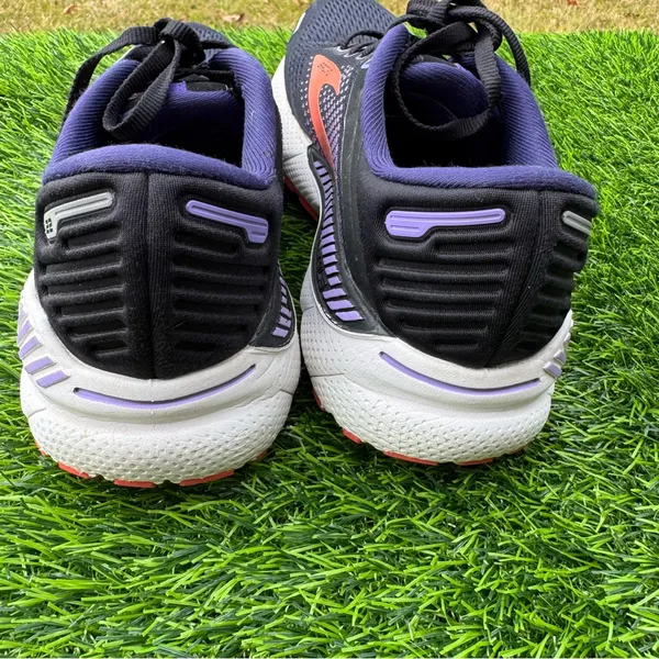 Women's Brooks Adrenaline GTS 22 Size 7.5 - Image 7