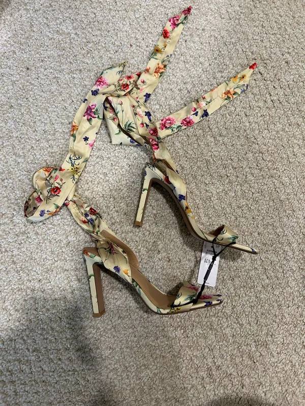 nwt floral express heels (8) - Image 4