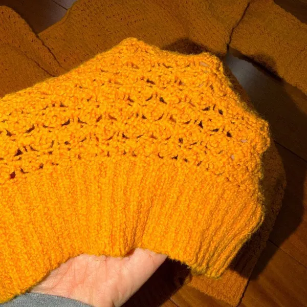 Abercrombie &‎ Fitch Women's Mustard V-Neck crochet Sweater Size L - Image 9