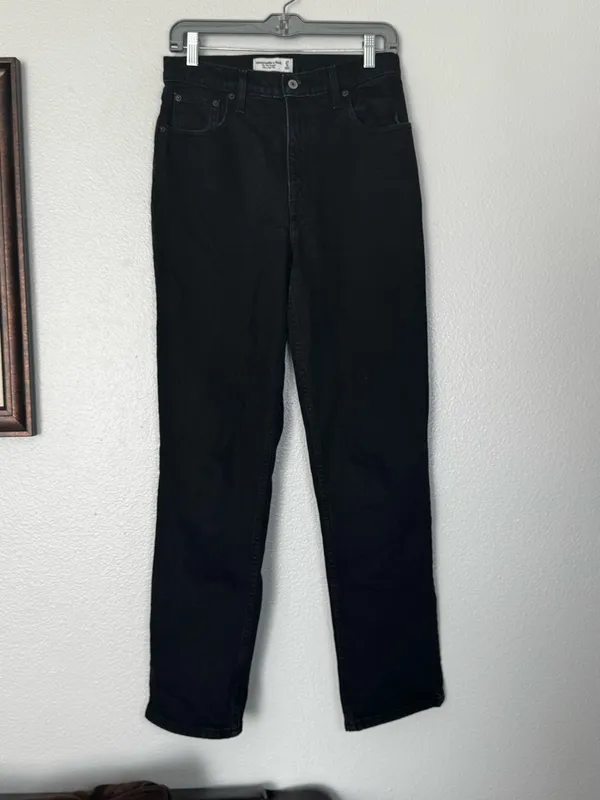 Abercrombie & Fitch Ultra High Rise 90s Straight Jean Black Size 27 / 4 - Image 2