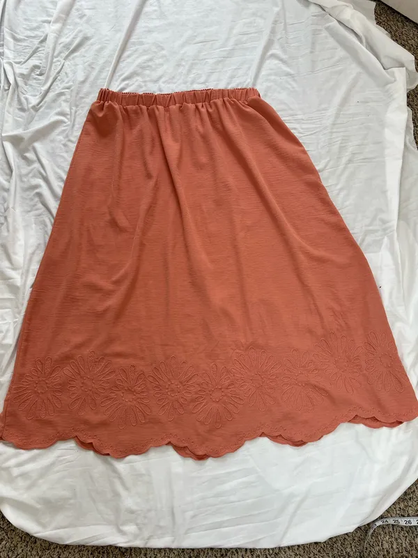 Adrianna Papell Coral Daisy Embroidered Scalloped Hem Midi Skirt XL - Image 3