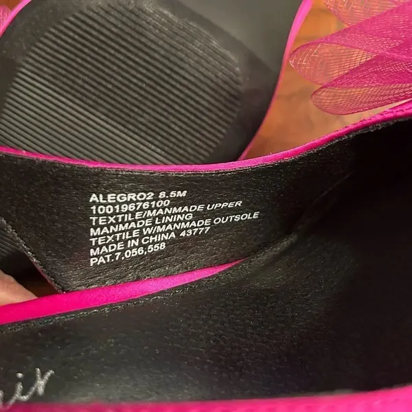 Wild Pair Pink Slingback Bow Shoe/Pumps(Size 8.5M) - Image 11