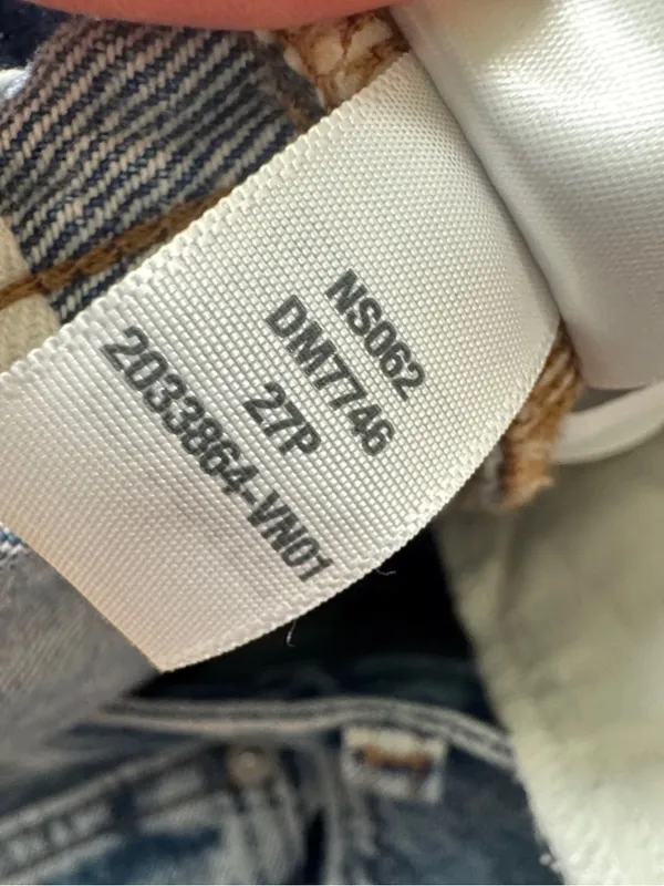 Madewell The Petite Darted Barrel-Leg Jean Dobbins Wash 27P - Image 7