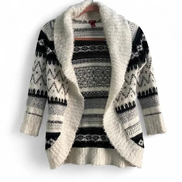 American Vintage Y2K Fuzzy Thick Cardigan Aztec Print Black and White Open Front Size Small - Image 4