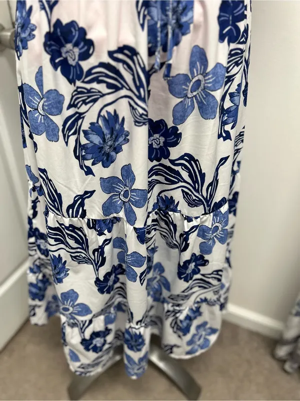 Blush Floral Tie-Front Midi Dress in Blue and White - Image 3
