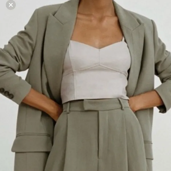 Zara Beige Crop Top - Image 2