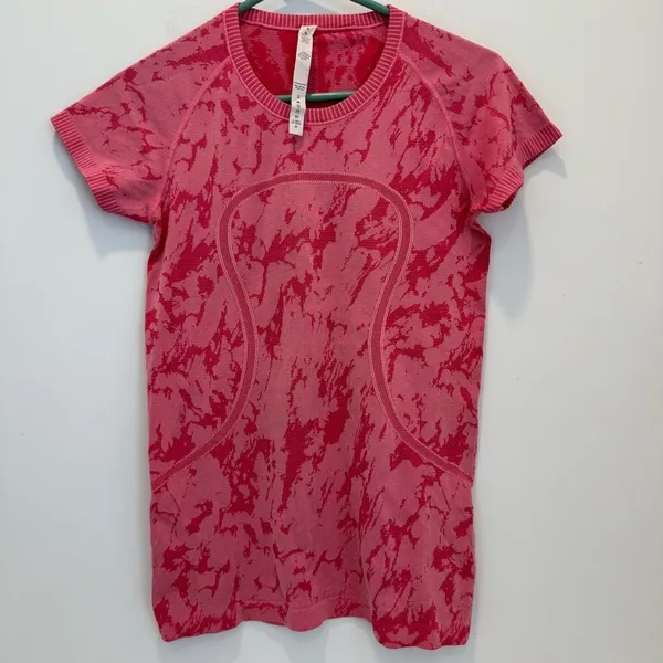 Lululemon Swiftly Tech Short Sleeve Crew Heathered Bon Bon size 8 - Image 2
