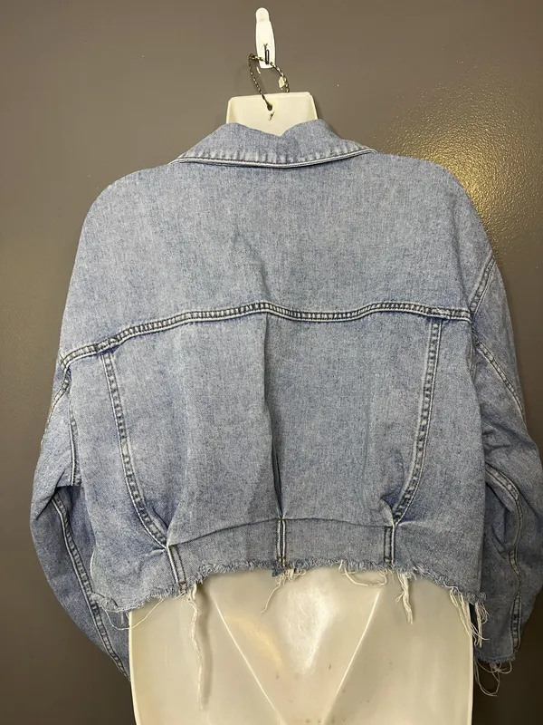 ZARA Denim Jacket Womens Small Cropped Raw Hem Oversized Pockets Button Front - Image 5