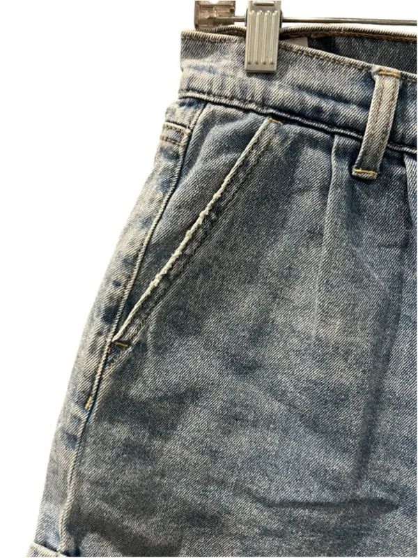 American Eagle Size 4 Light Wash Blue Denim Mom Jean Shorts Casual Cotton Womens - Image 2