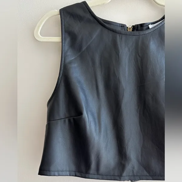 Kirious Faux Vegan Leather Cropped Tank Top, Black Tank, Women’s Size Large - Image 2