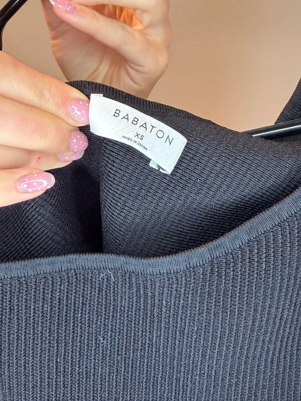 Babaton Aritzia One-Shoulder Sculpt Knit - Image 3