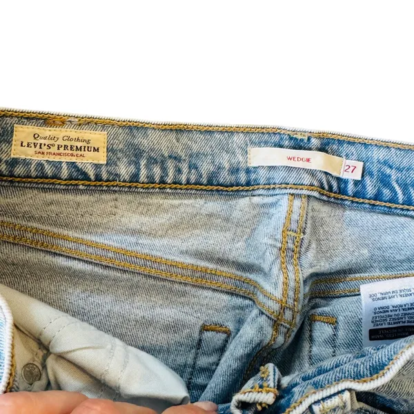 Levis‎ Premium Wedgie Straight Leg Jeans Acid Wash Light Blue Denim 27 High Rise - Image 3