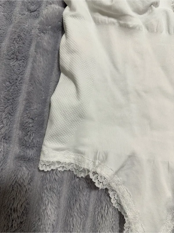 White Lace Seamless Shapewear Bodysuit - Thong Style - Size L - Image 3