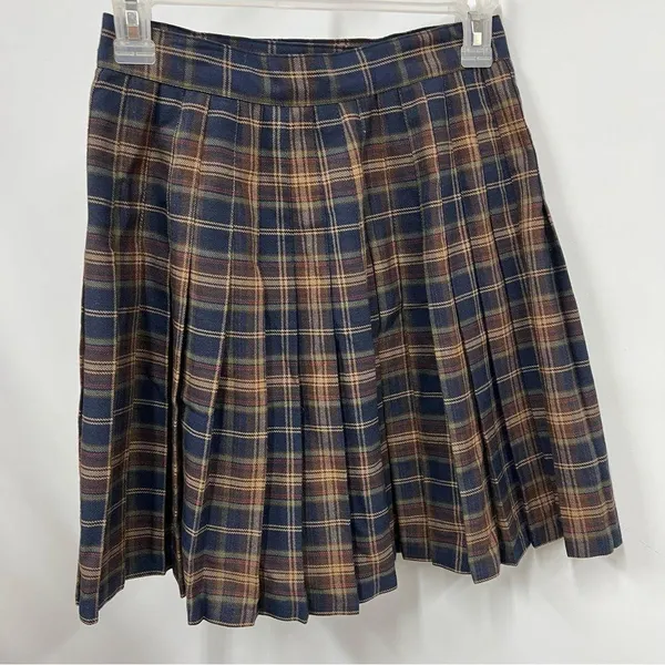 Tracy Evans Vintage size small wrap around vintage plaid skirt rayon blend made in the USA - Image 3