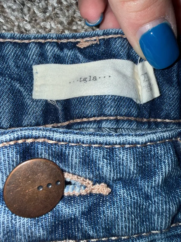 High-rise jean shorts in blue - Image 4