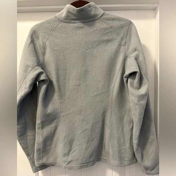 The North Face Women's Light Gray Fleece with Pink Zipper - Image 4